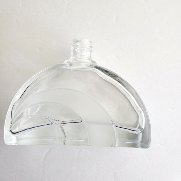 Vintage Retro Style Atomizer - Picture 4 of 11